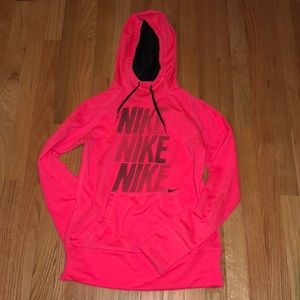 Nike therma-fit sweatshirt size small